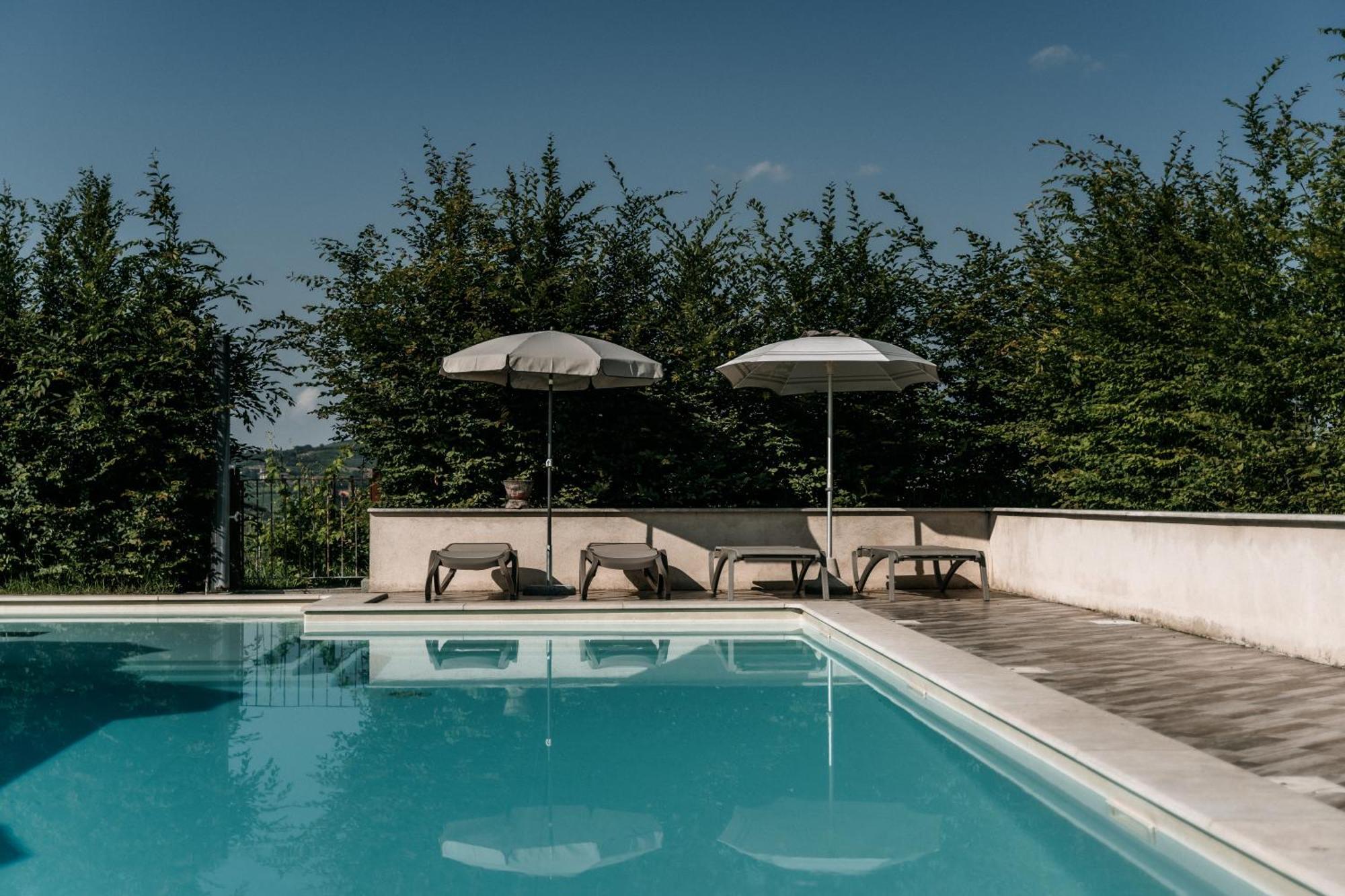 Borgo Casa Scaparone Villa Alba  Buitenkant foto